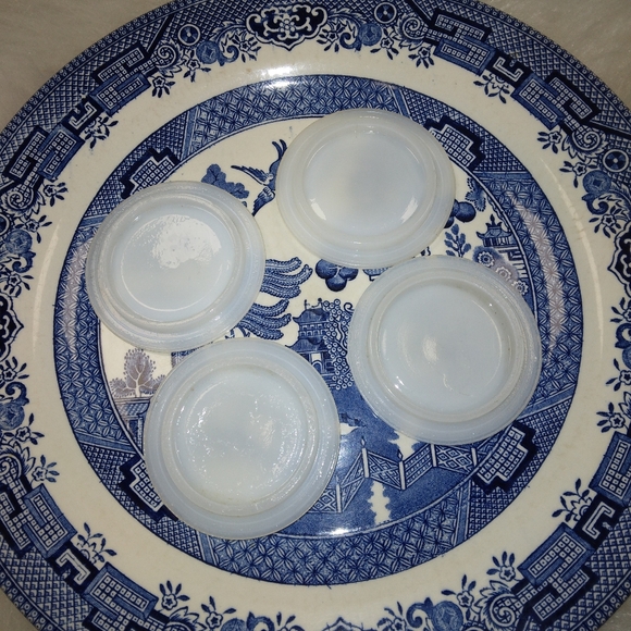 MASON JAR 4 Sana milk glass zinc lid inserts, no chips or cracks. - Picture 8 of 8